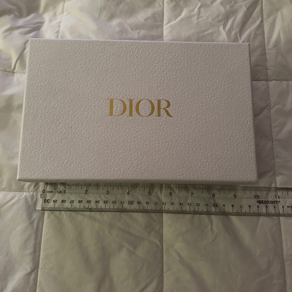 Dior med box
